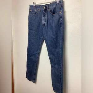 Men’s Levi’s 550 size 34 X 30 medium wash straight leg Classic 5 pocket EUC